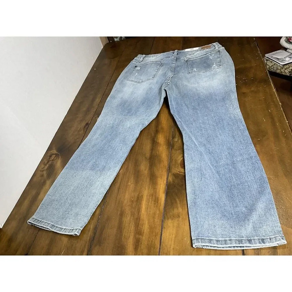 Judy Blue High Rise 16W Light Wash Stretch Denim Women’s Boyfriend Fit Jeans - Picture 2 of 13